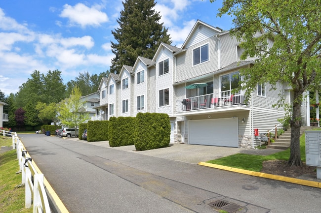 Building Photo - 10410 Holly Dr