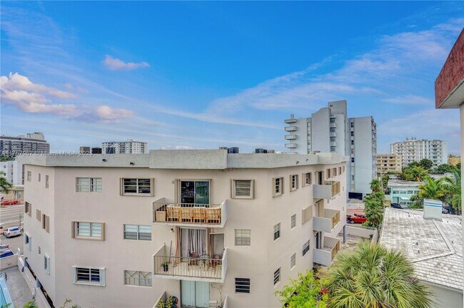 Building Photo - 7150 Indian Creek Dr