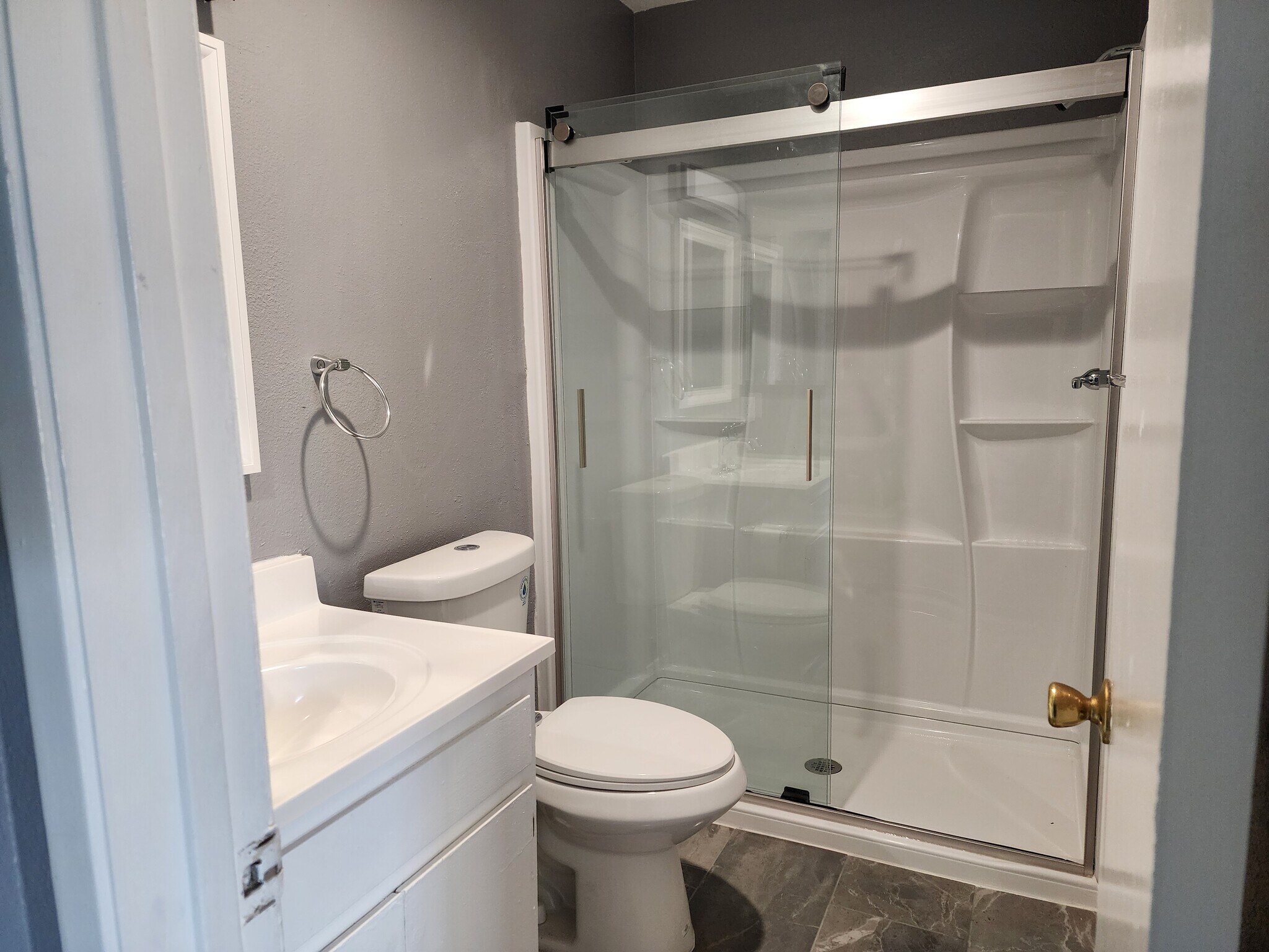 Master Bath and Shower - 23334 Sesame St