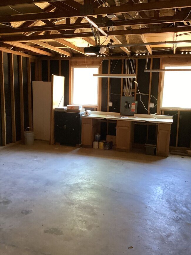 Building Photo - Spacious Lake Stevens Rambler with A/C