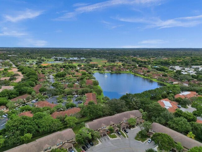 Building Photo - 9113 Vineyard Lake Dr