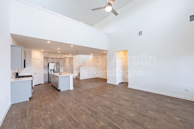 Building Photo - 2901 Louris Ln