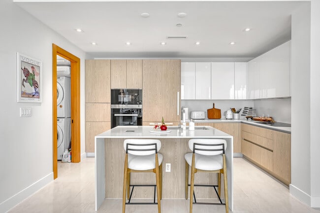 Building Photo - 3100 N Ocean Dr