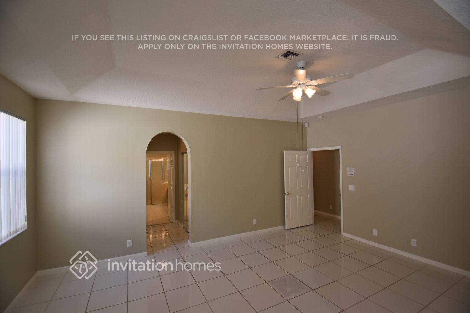 Building Photo - 10213 Lexington Lakes Blvd N