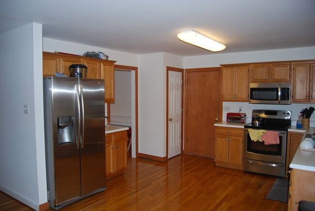 Building Photo - 8413 Wilshire Pl