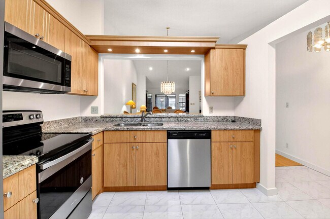 Building Photo - 10938 Roebelini Palm Ct