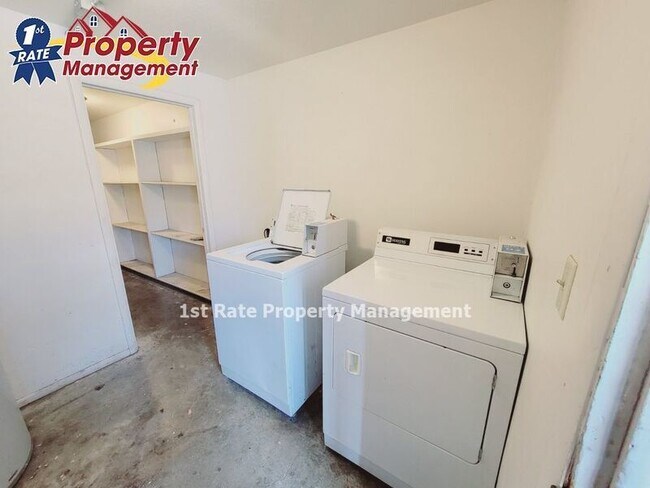 Building Photo - 1625 S Taggart St