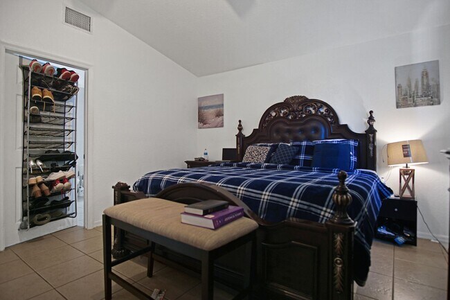 Building Photo - 4 Bedroom Home Now Available