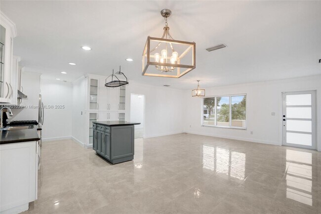 Building Photo - 10440 SW 126th Ave