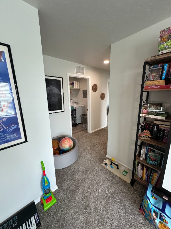 Building Photo - 1860 SW Sharpshinned Ave