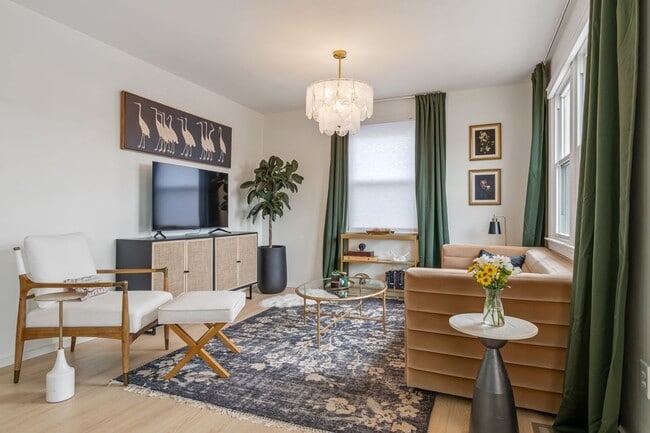 Building Photo - 3804 Lookout Dr