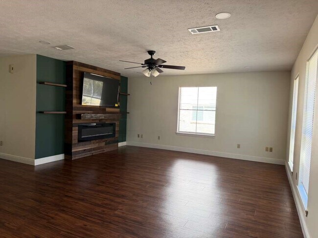 Building Photo - 7818 King Arthur Ct