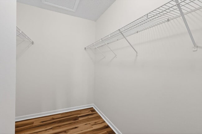 Building Photo - 624 Sea Pine Way