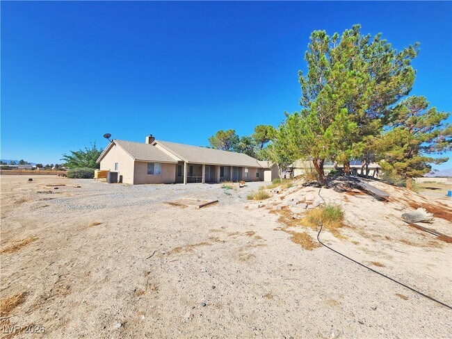 Building Photo - 3120 E Easy St