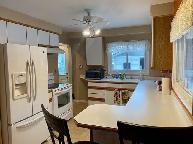 Building Photo - 2 Bedroom 2 Bath home - Quiet Area - Video...
