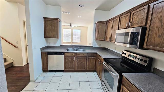 Building Photo - 501 Jeans Creek Dr