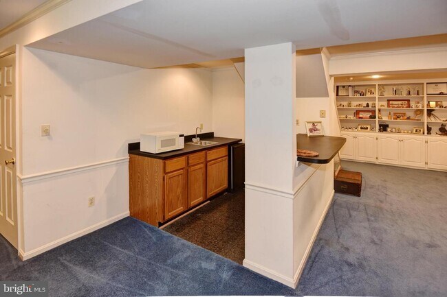 Building Photo - 13043 Farthingale Dr