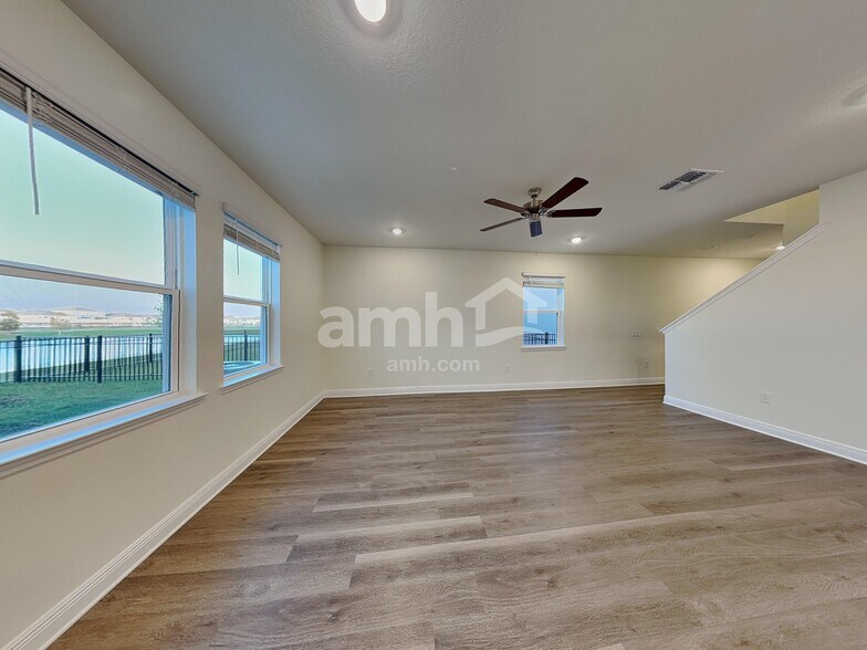 Building Photo - 5964 Sycamore Pl St