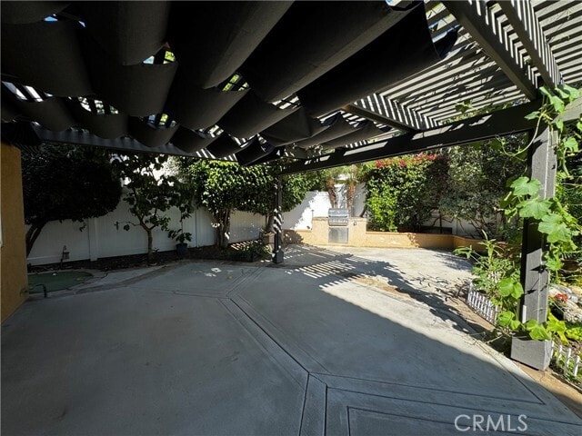 Building Photo - 10 Ivy Ln