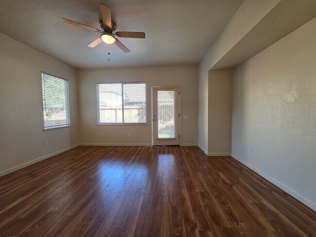 Building Photo - 4 bedroom in north Turlock!