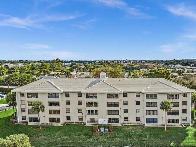 Building Photo - 6049 Balboa Cir