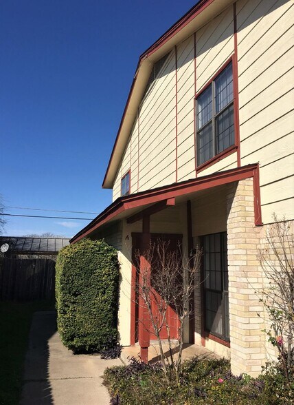 Primary Photo - 1102 Covey Ln