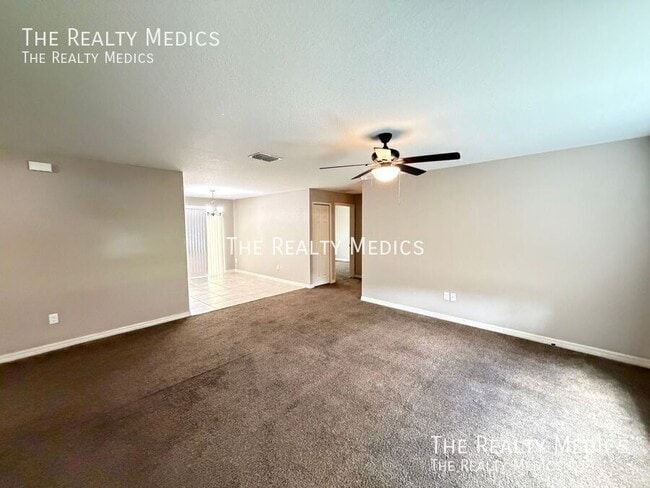 Building Photo - 15741 SW 23rd Avenue Rd