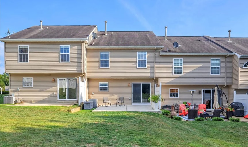 Building Photo - 2002 Ashburn Ct