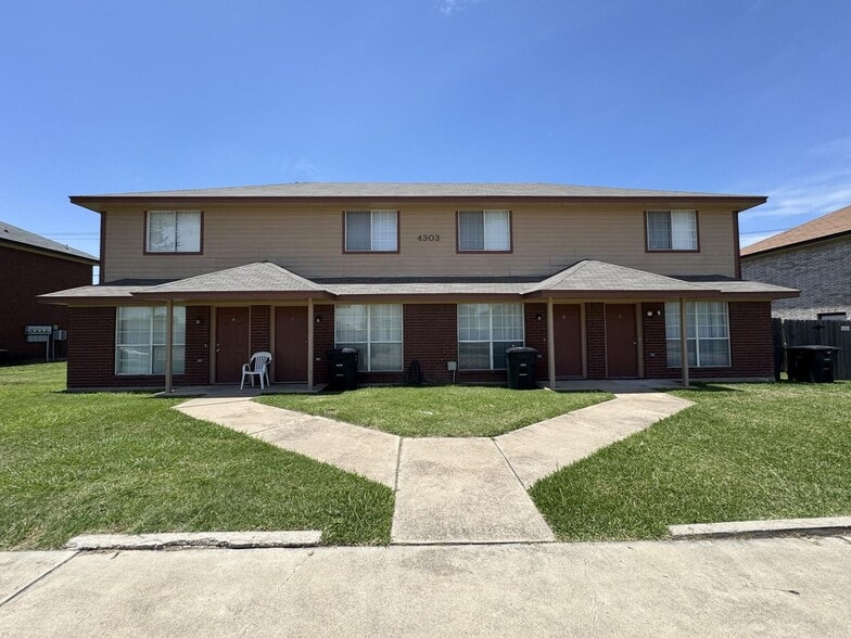 Building Photo - 4303 Deek Dr