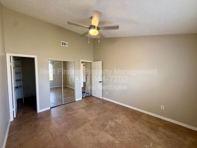 Building Photo - 2429 N Seabury Pl