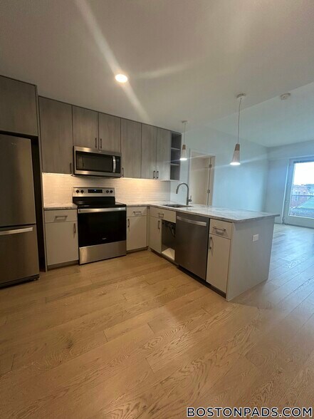 Building Photo - 55 Brighton Ave