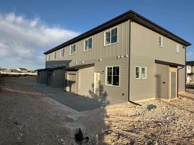 Building Photo - 4095 S Lone Pne Wy