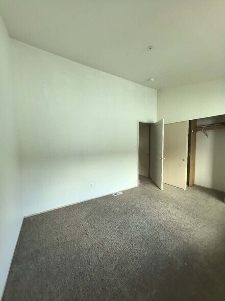 Building Photo - 6317 Barstow Ln SE