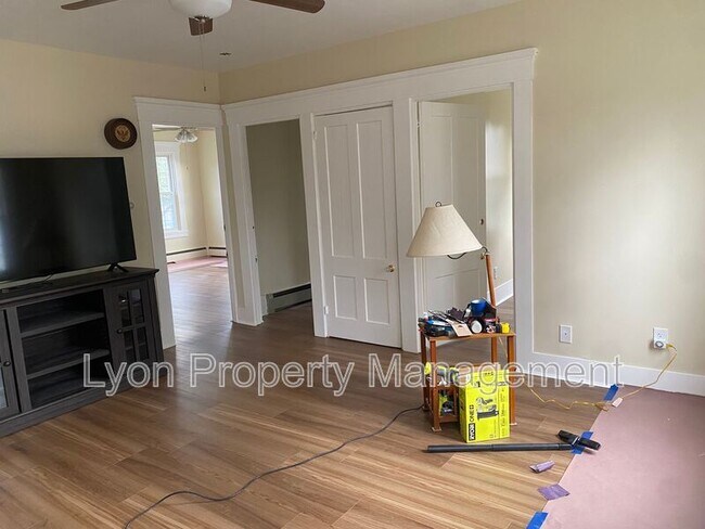 Building Photo - 793 Gifford Rd