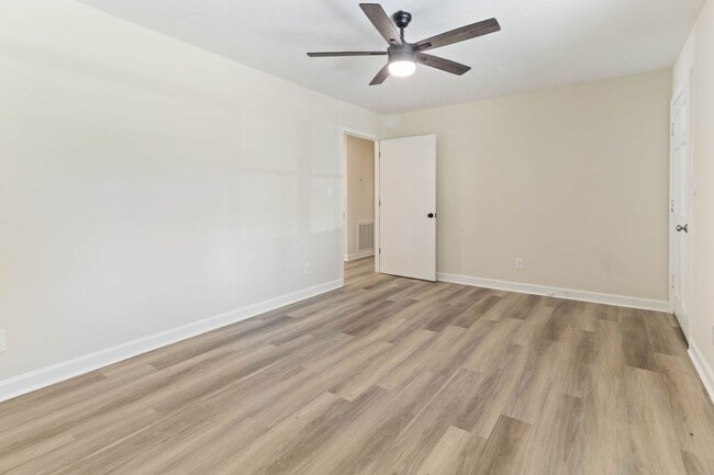 Building Photo - 1106 Bullard St