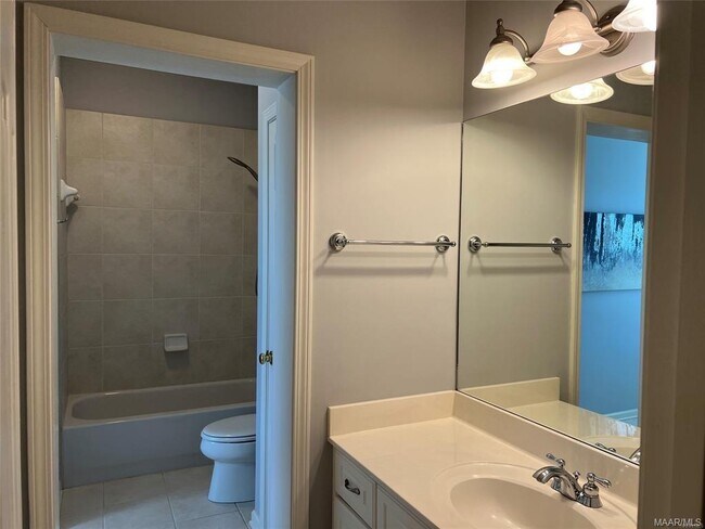 Building Photo - 2230 Wyndgate Dr