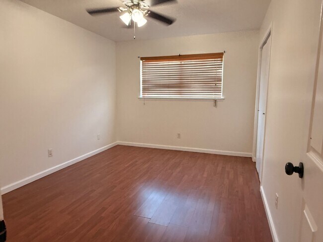 Building Photo - 3913 Pitt St NE