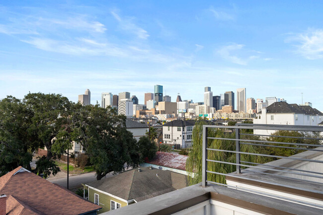 Building Photo - 2107 McGowen St