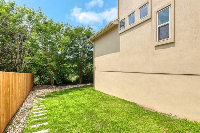 Building Photo - 6325 Antigo Ln