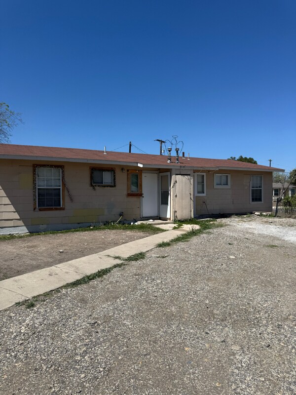 Building Photo - 600 Ellor Dr