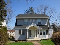 Building Photo - 296 Glen Ellyn Way