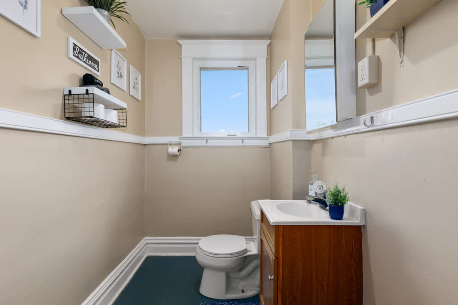 Building Photo - 1059 Watson St SW