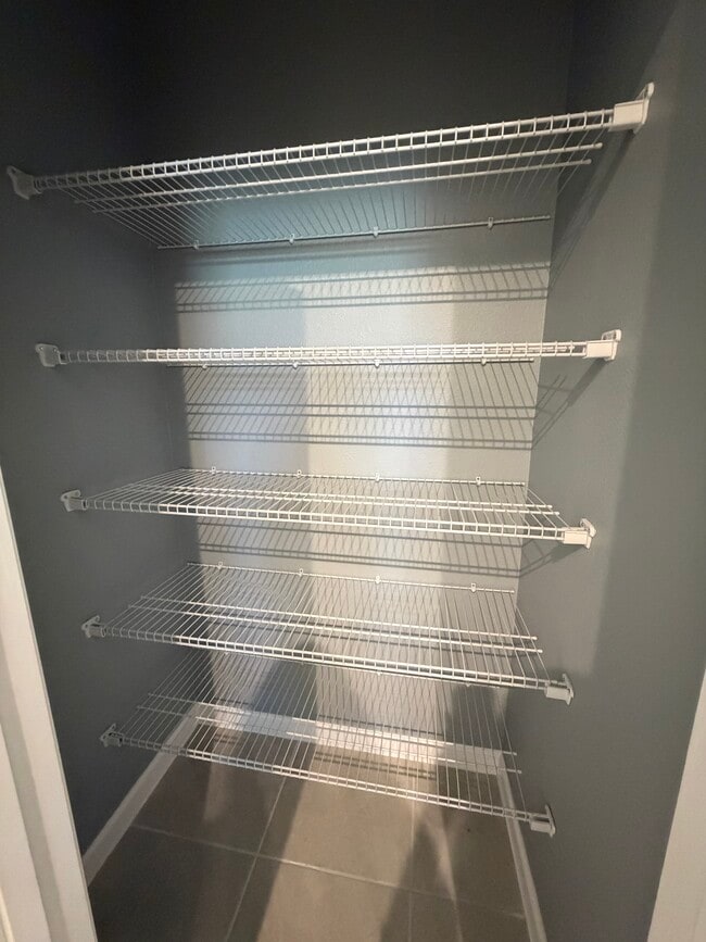 Building Photo - 882 Asterfield Ln