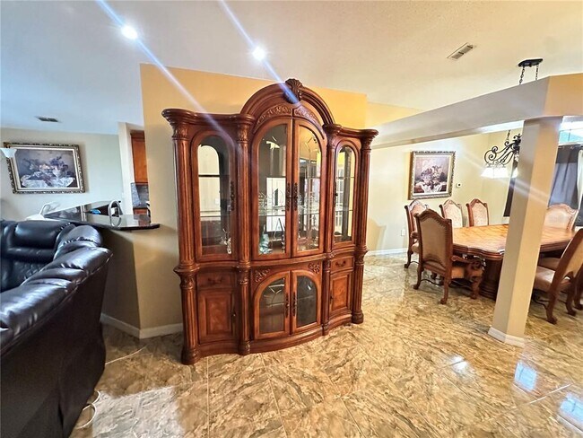 Building Photo - 112 Dulverton Way