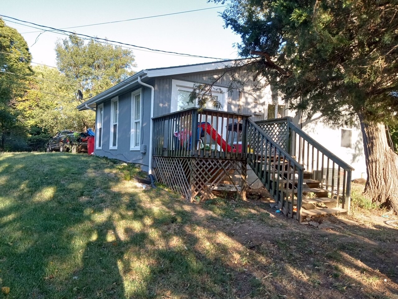 Building Photo - 1926 Summit Dr