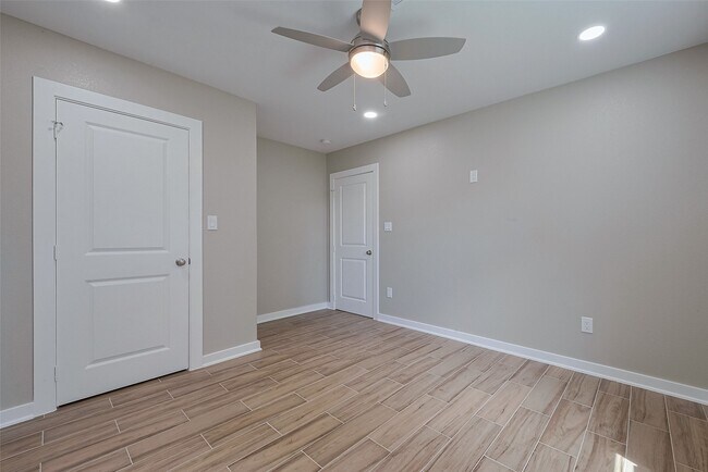 Building Photo - 4111 Beggs St