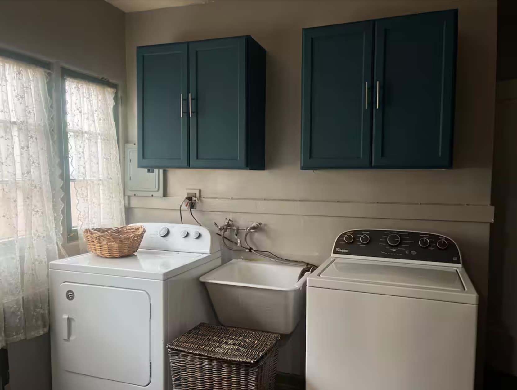 Laundry Room - 1238 Meadowbrook Ave