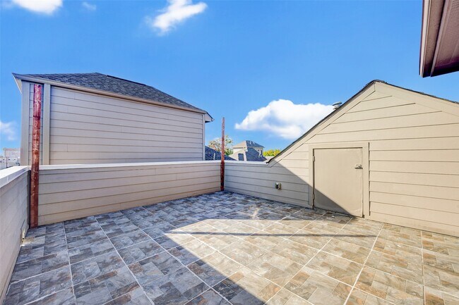 Building Photo - 1605 Colorado St