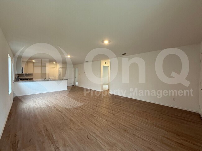 Building Photo - 1117 Desert Willow Dr