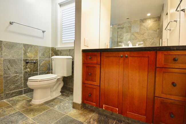 Building Photo - Stunning 3 BR | 2 BA in Noe Valley - Must ...